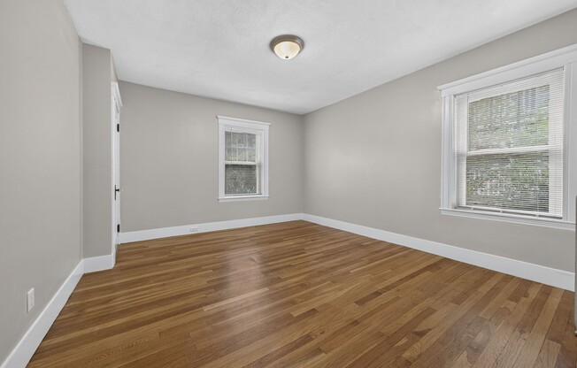 156 W ADAMS ST