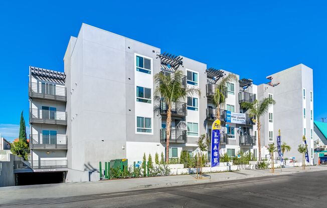 MODERNO North Hollywood