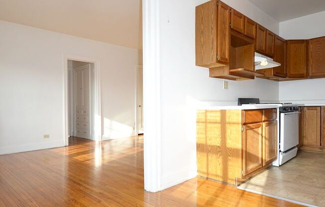 1 bed, 1 bath, 410 sqft, $1,005, Unit 24 - 326