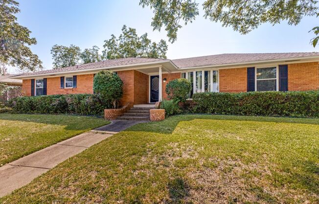 For lease in Garland, TX — this spacious 3-bedroom, 2-bath home offers over 2,300 sq. ft.
