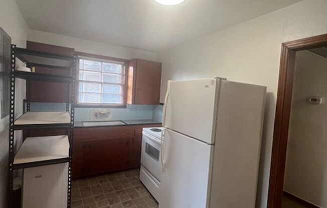 1 bed, 1 bath, $930, Unit UNIT # 4