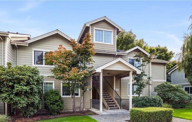 Spacious 2 Bed 1.5 Bath In Old Town Issaquah!