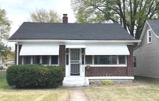 1049 S SHEFFIELD AVE