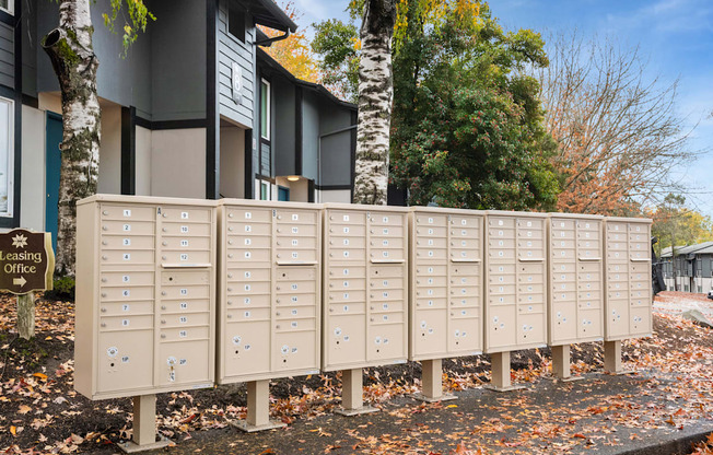 Rolling Hills mail station
