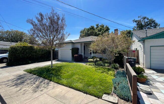 3BD 1 BA Home in San Carlos with large backyard!