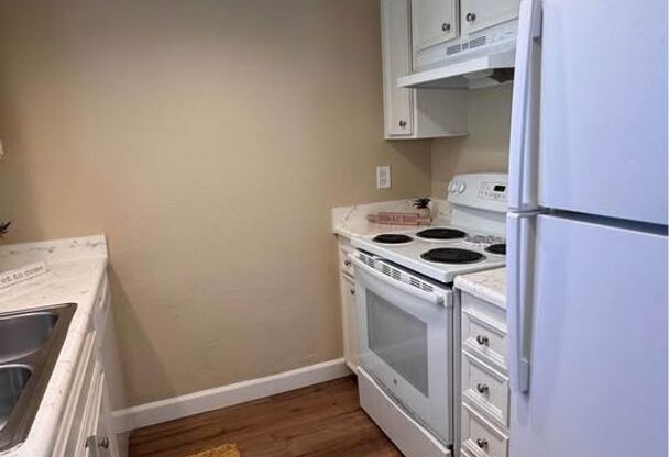 2 beds, 2 baths, 882 sqft, $2,225, Unit 52