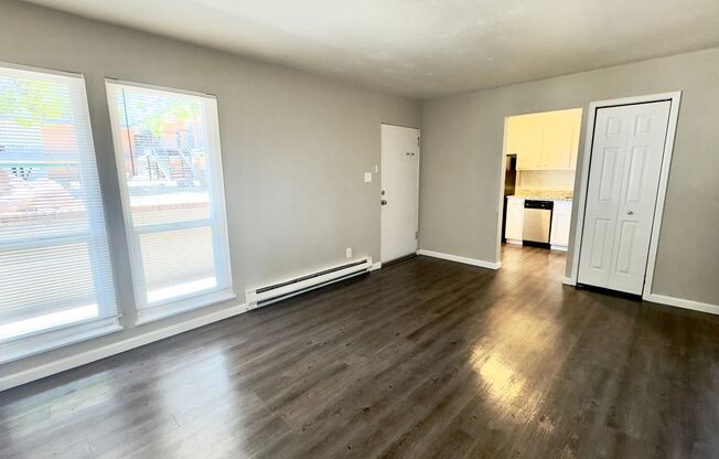 2 beds, 1 bath, $1,025, Unit 110