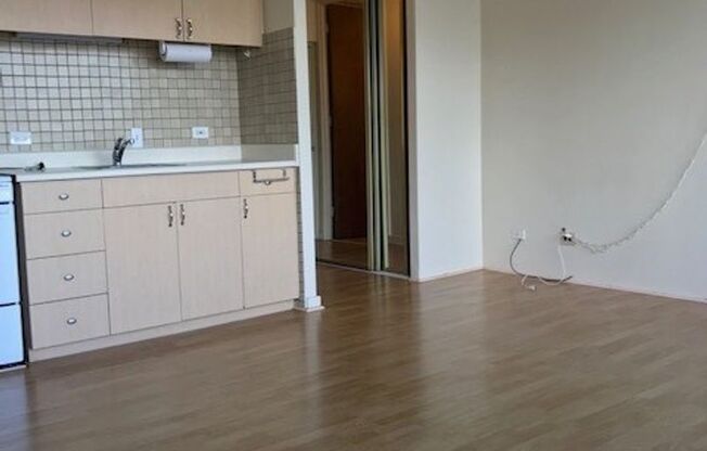 Studio, 1 bath, $1,550, Unit # #A 902