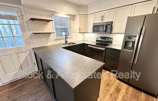 5649 HAMSTEAD XING