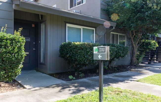 2 beds, 1 bath, $1,599, Unit 42