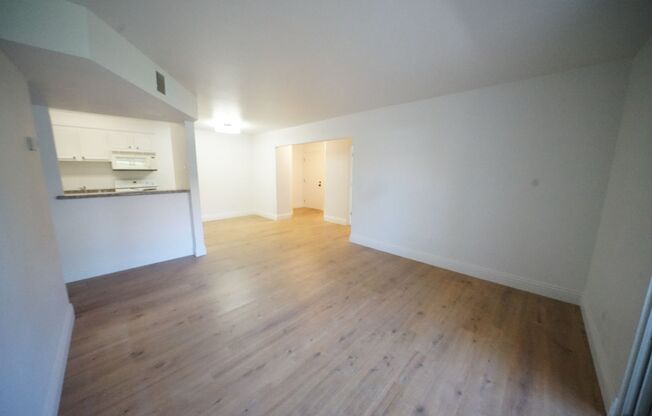 2 beds, 2 baths, $1,350, Unit Bldg 5