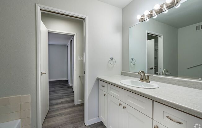 2 beds, 1.5 baths, 1,140 sqft, $1,749, Unit 1270-C
