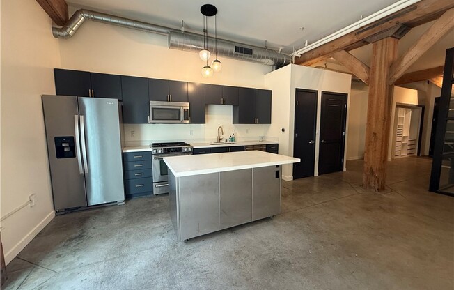 1 bed, 1 bath, 910 sqft, $3,350, Unit 117