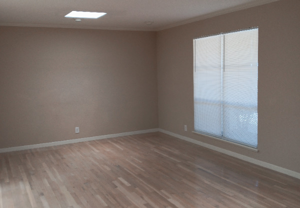 309 SKWY LN
