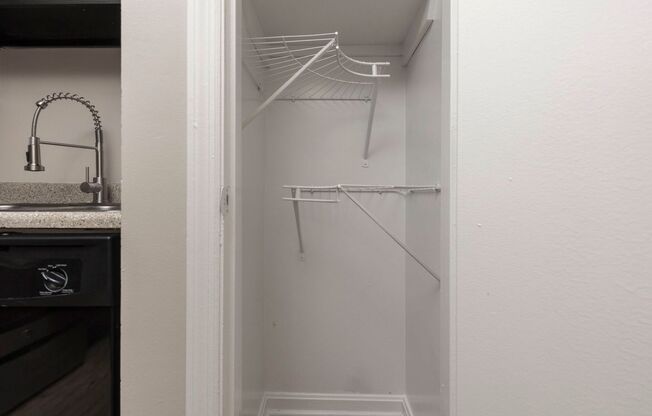 1 bed, 1 bath, $850, Unit 213