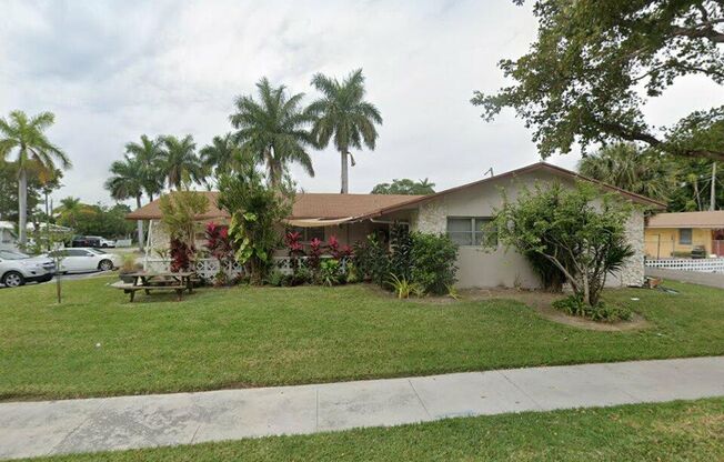 201-203 NE 12th Ave