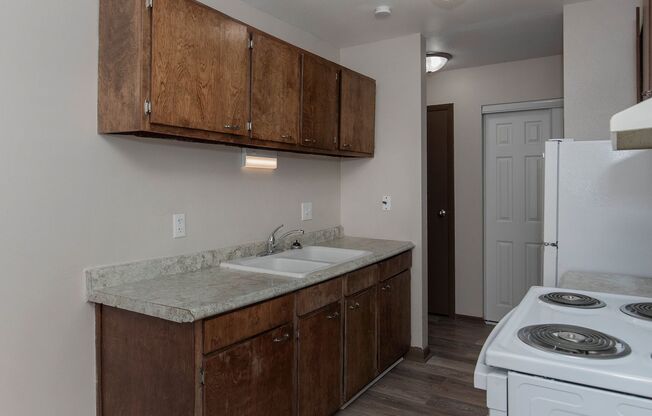 2 beds, 1 bath, 850 sqft, $795, Unit 3535 N Main Street Apt C-7