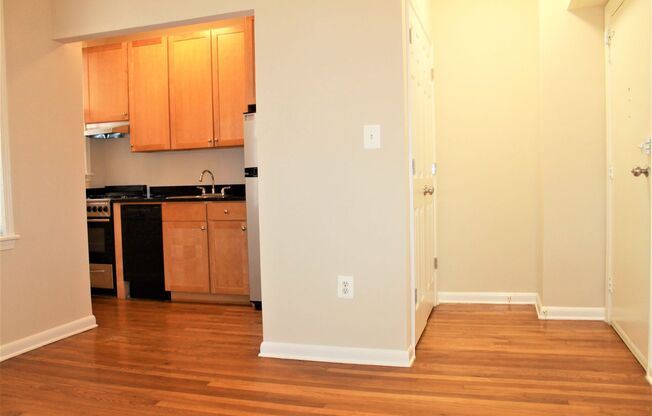 1 bed, 1 bath, 500 sqft, $2,100, Unit 110