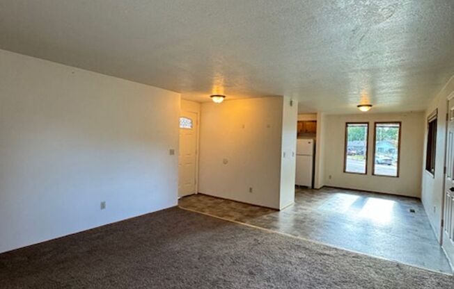 2 beds, 1 bath, 928 sqft, $1,495