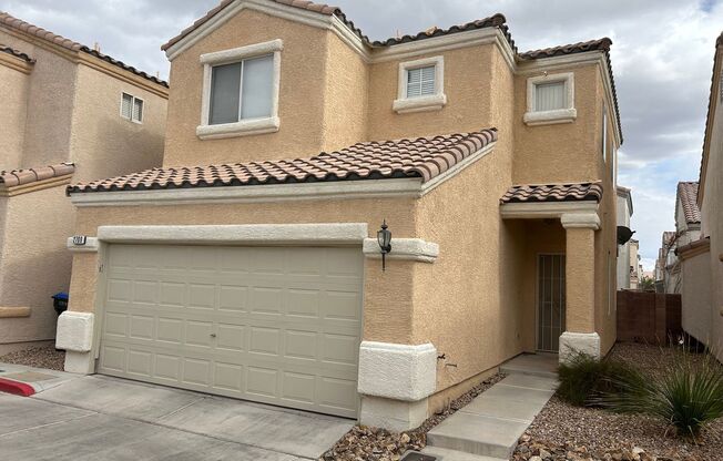 ADORABLE 3 BEDROOM 2.5 BATHROOM LOCATED IN NORTH LAS VEGAS IN A GATED COMMUNITY