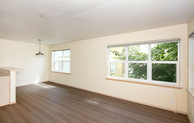 Conveniently Located 1 and 2 Bed Apartments w/ In-Unit Laundry!