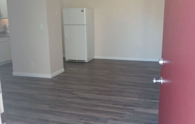 1 bed, 1 bath, 620 sqft, $1,200, Unit 3220 P