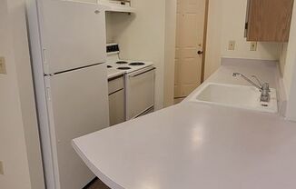 2 beds, 1 bath, $1,130, Unit 43