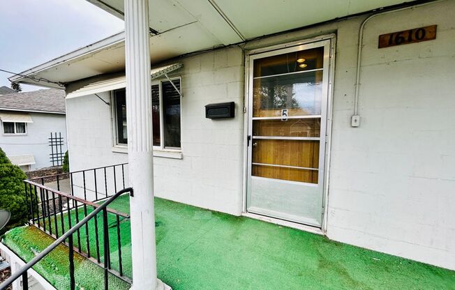 1 bed, 1 bath, $950, Unit #5 - 1610 4th St.