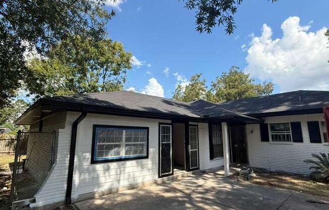 BEAUTIFUL HOME IN HOUSTON. MOVE IN READY!.
