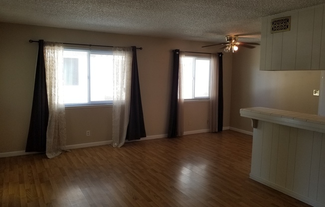 GREAT 2BD / 1BTH CONDO!