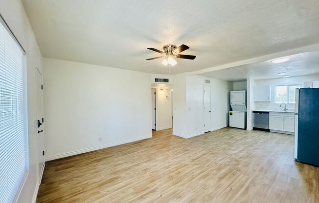 4424 Bellevue Newly Renovated Apartments with All Appliances Included!