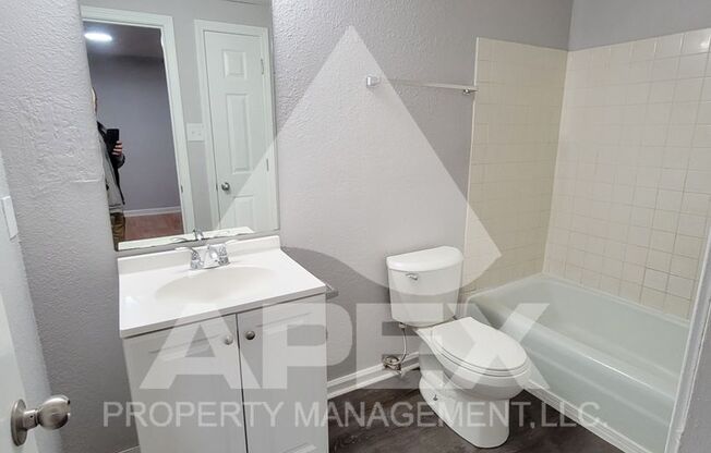 1 bed, 1 bath, 600 sqft, $950, Unit Unit #3