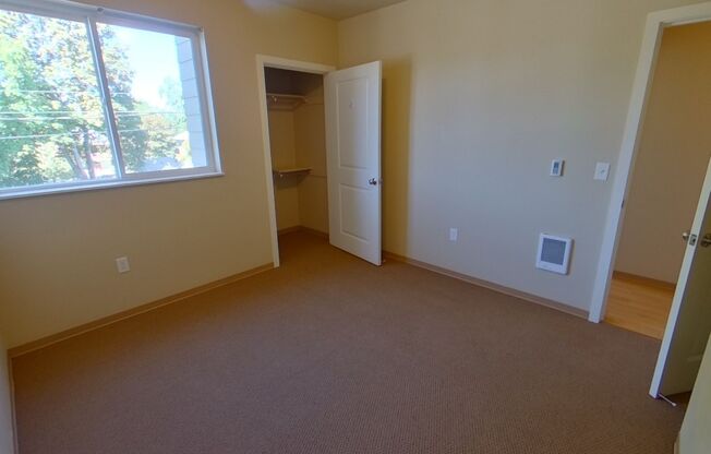 3 beds, 2 baths, 967 sqft, $2,400, Unit 305