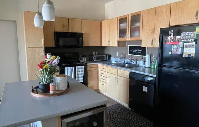 3 beds, 2 baths, $2,235, Unit 509