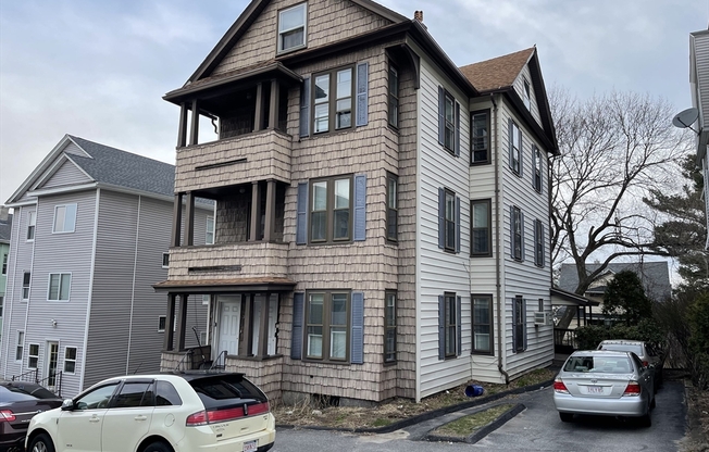 3 HILLSIDE ST