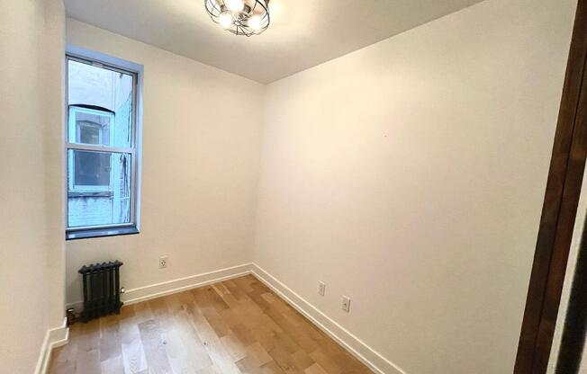 2 beds, 1 bath, $3,610, Unit 14