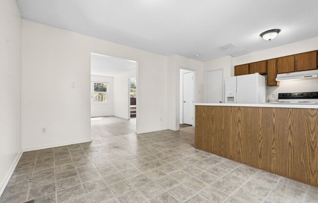 Fully Repainted 2be/1.5ba Duplex With Easy Access To The Highway