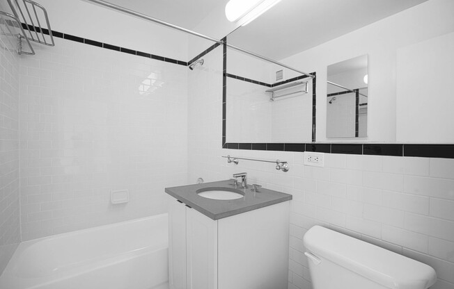 1 bed, 1 bath, $4,525, Unit 38A