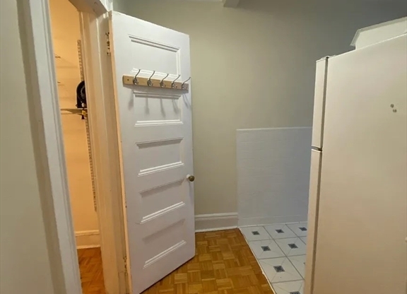 Studio, 1 bath, 500 sqft, $2,600, Unit 4E