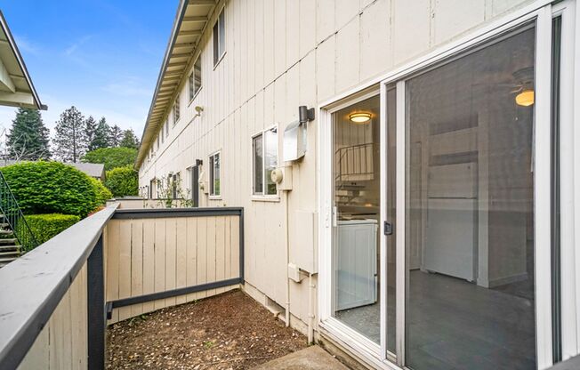 2 beds, 1 bath, 742 sqft, $1,495, Unit 1