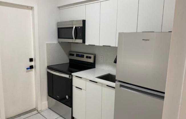 2489 SW 27 ST