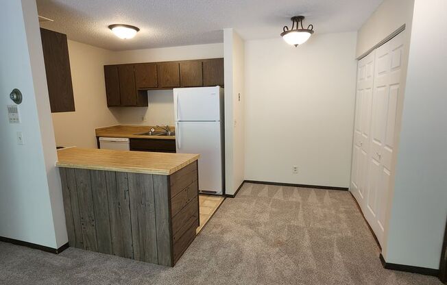 1 bed, 1 bath, 618 sqft, $975, Unit 312