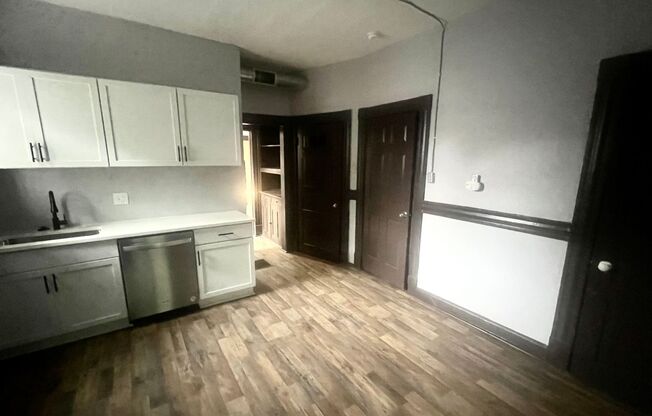 2 beds, 1 bath, $950