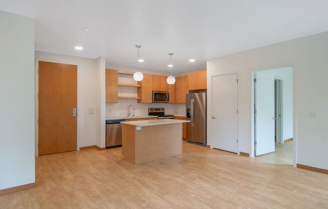 2 beds, 2 baths, 816 sqft, $1,360, Unit A320