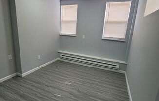 Studio, 1 bath, 350 sqft, $1,000, Unit 427 Unit 1