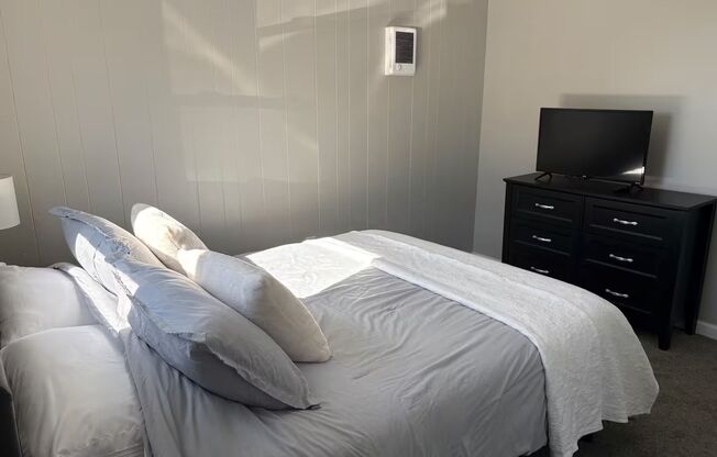 2 beds, 1 bath, 800 sqft, $1,795, Unit 001