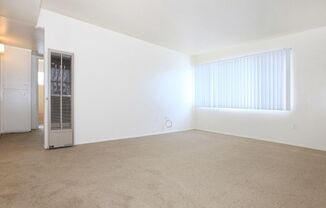 2 beds, 1 bath, 915 sqft, $915, Unit 79-10 (UV2)