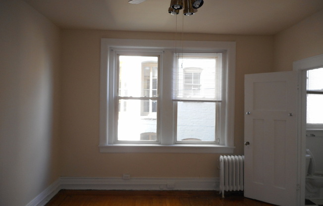 1 bed, 1 bath, 2 sqft, $1,120, Unit #201