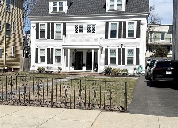 920 E 4 ST