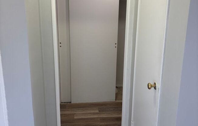 Studio, 1 bath, 400 sqft, $1,200, Unit 923